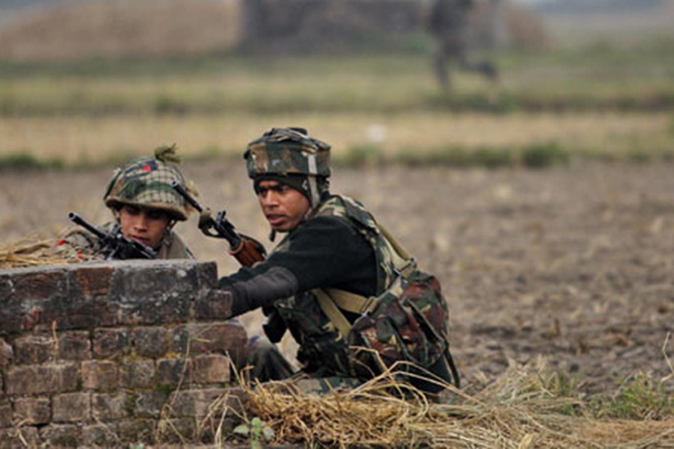 İşgalci Hint askerlerinden ateşkes ihlali: Bir ölü 6 yaralı